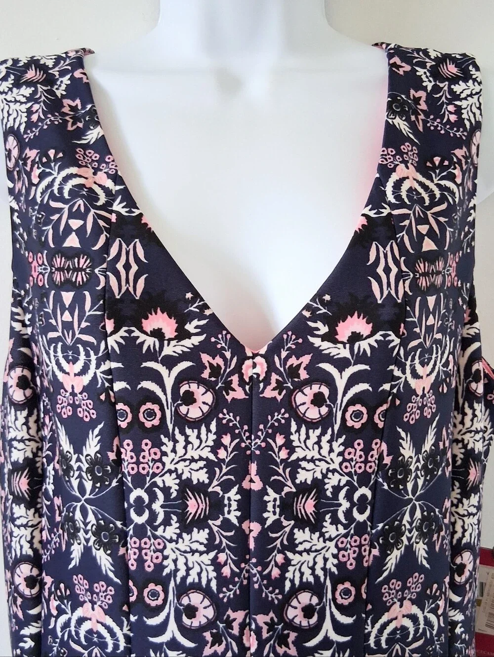 Vince Camuto Dress Size 14 Floral V-Neck Sleeveless Party Dress Fit And Flare